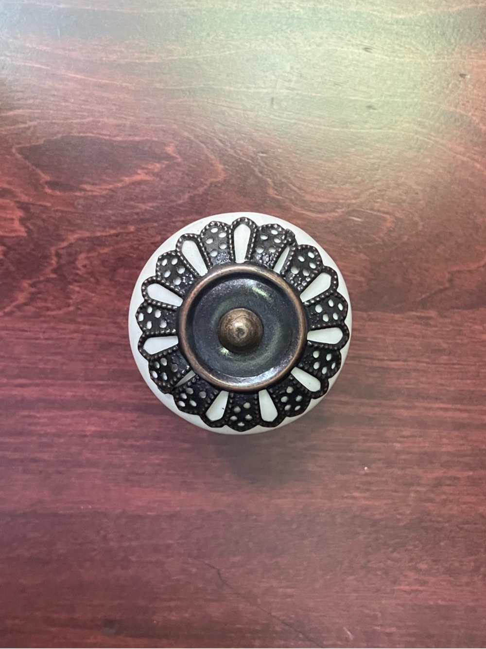 Decorative Off-White Ceramic Drawer/Cabinet Knob with Antique Brass Accent